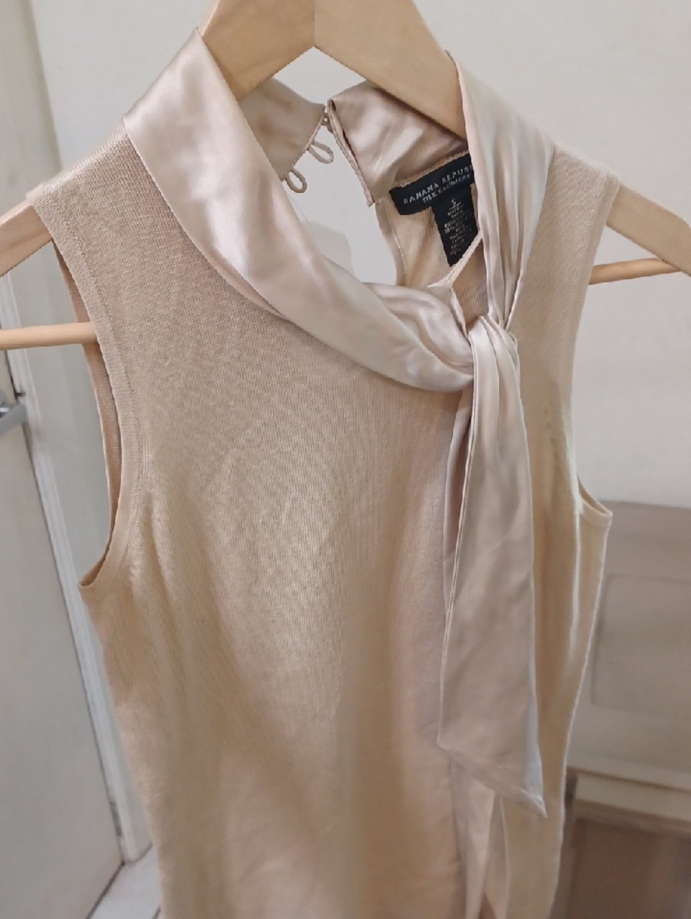 Banana Republic Silk-Cashmere Sleeveless Top in Beige